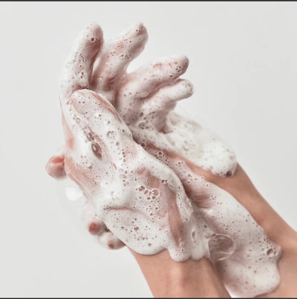 Anua Heartleaf Succinic Moisture Cleansing Foam 150ml - Image 5