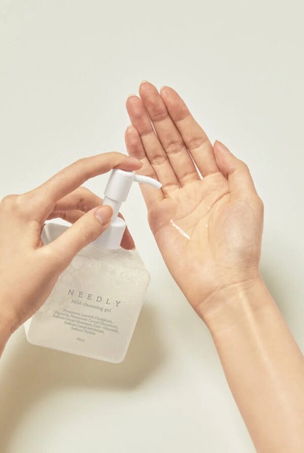 NEEDLY Needly Mild Cleansing Gel 235ml - Image 6