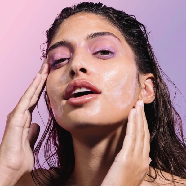 Mini Blueberry Bounce Gentle Cleanser - Image 2