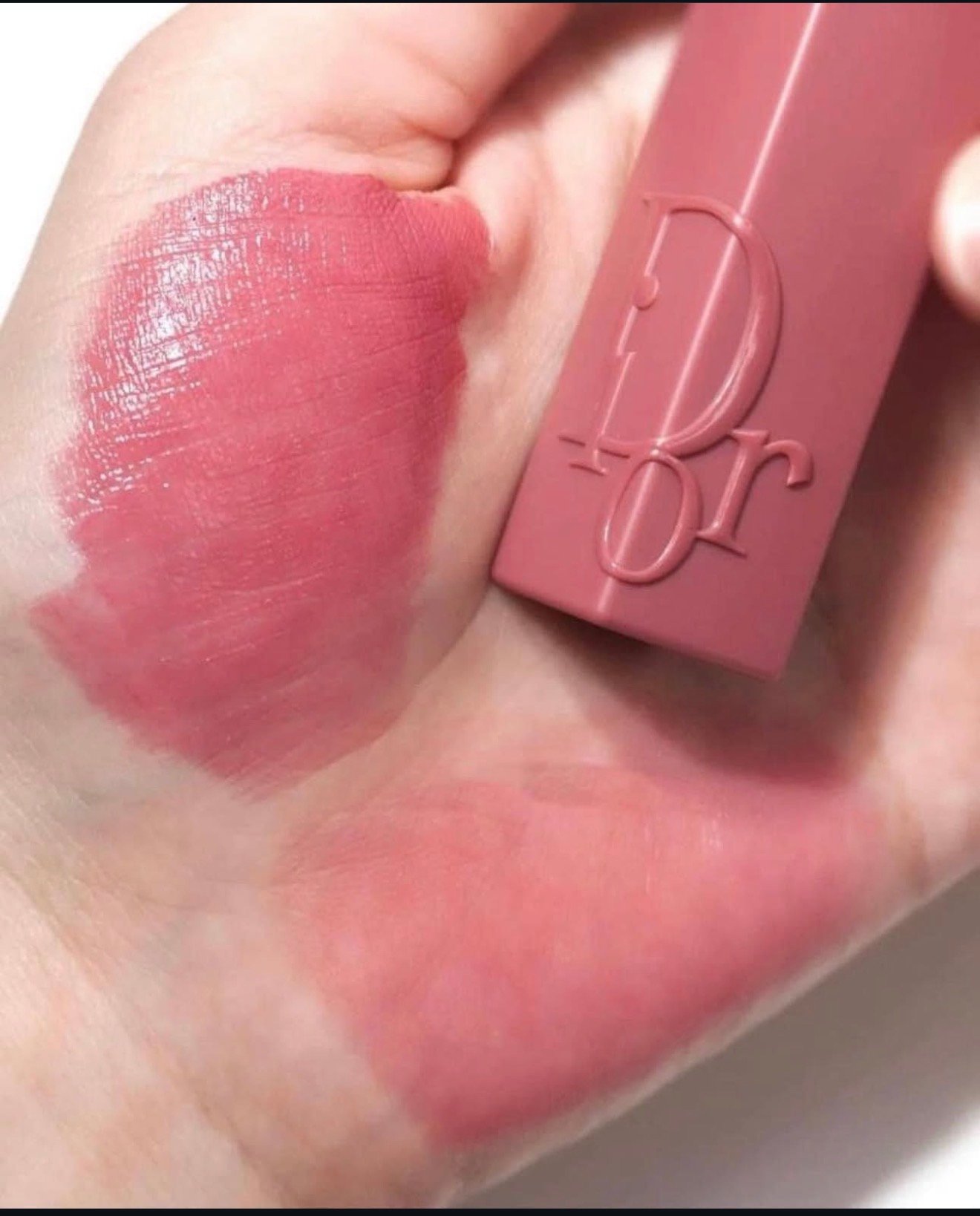 Dior Addict Lip Tint in NATURAL NUDE Hydrating no-transfer lip tint - 94% natural-origin ingredients - long wear 5 Dior Addict Lip Tint in NATURAL NUDE Hydrating no-transfer lip tint - 94% natural-origin ingredients - long wear - Image 5